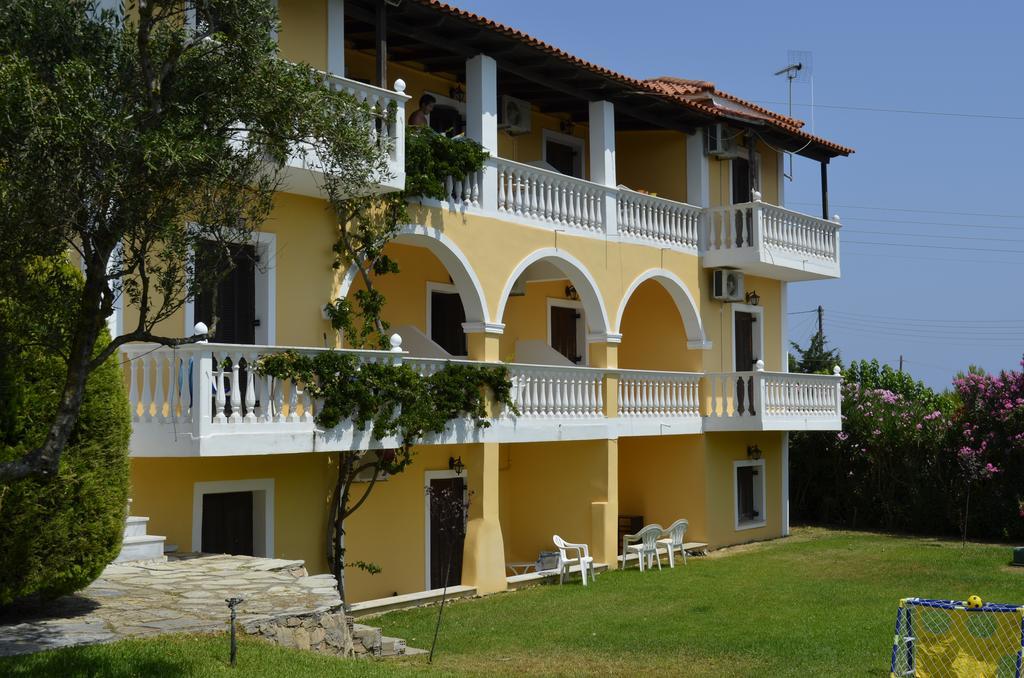 Studios Petra 2* Kypseli
